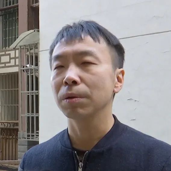 DƬ